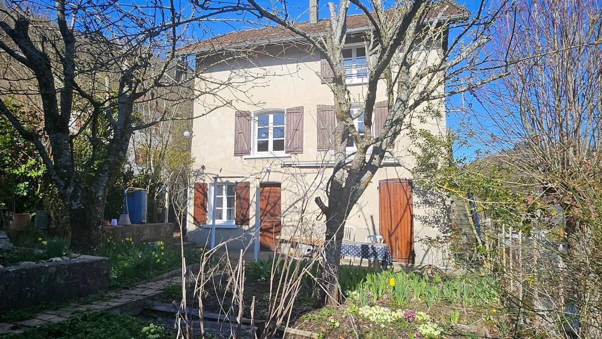Maison à CHARAVINES