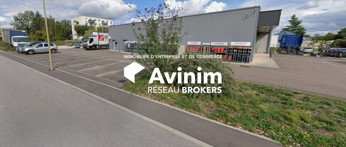 Commerce à FONTAINE-FRANCAISE