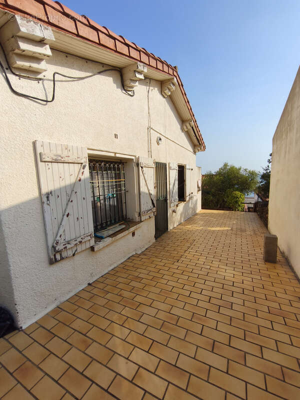 EXCLUSIVITE...Villa 3 faces Cerbère à rénover - photo 2