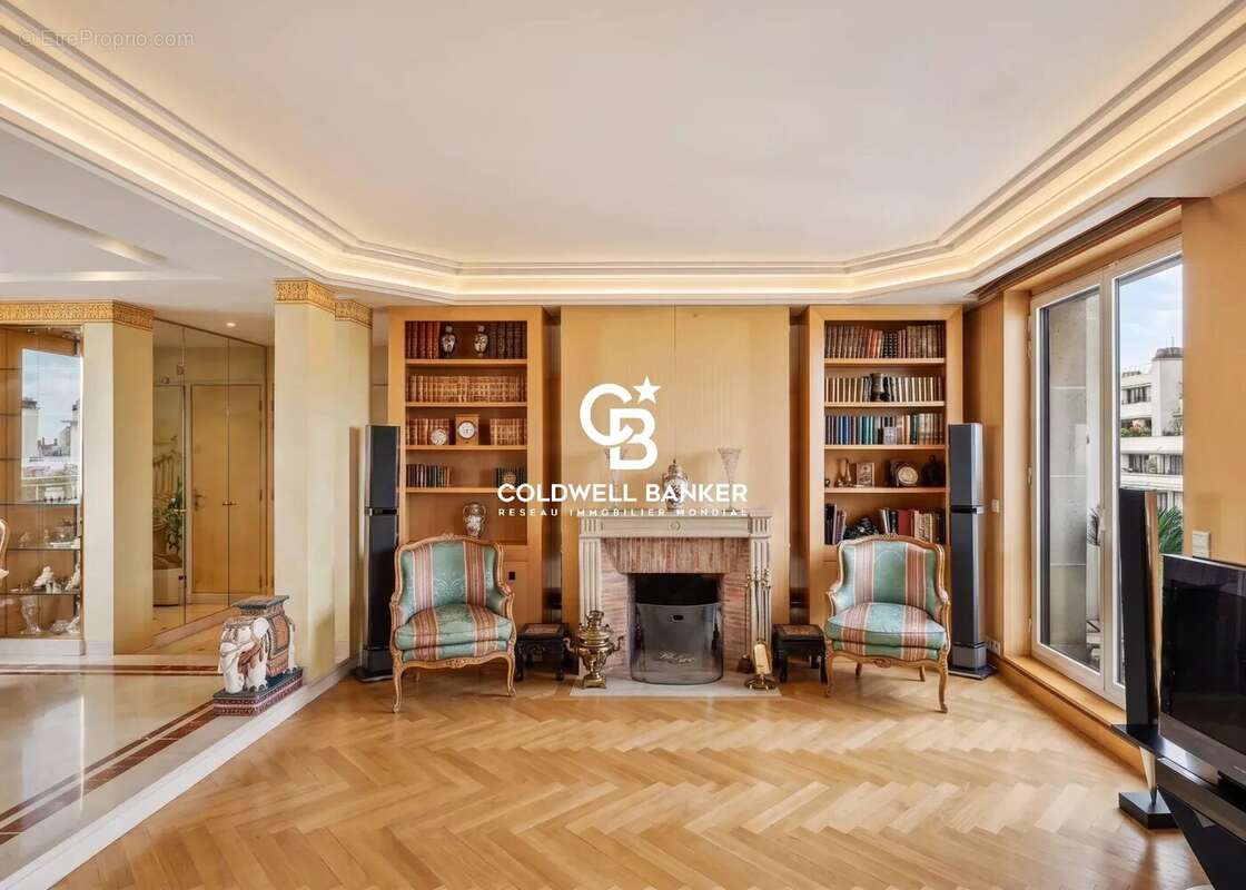 Appartement à PARIS-16E