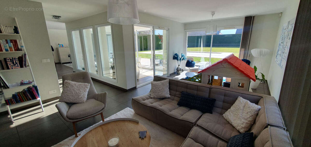 Maison à SAINT-PIERRE-EN-FAUCIGNY