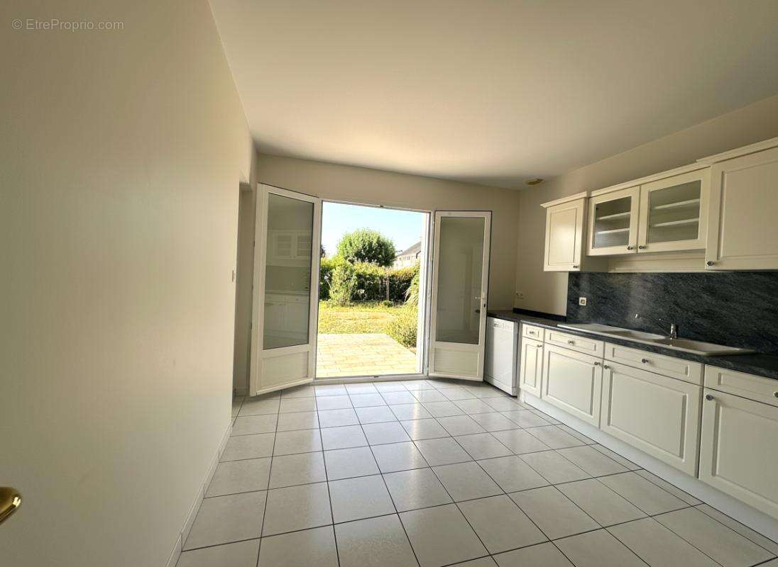 Maison à SAINTE-LUCE-SUR-LOIRE