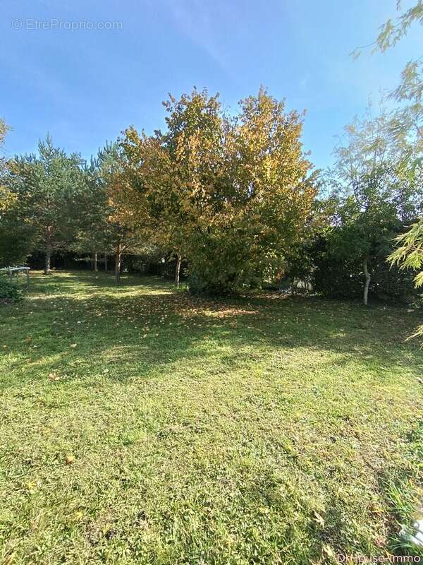 Terrain à CHATEAUROUX