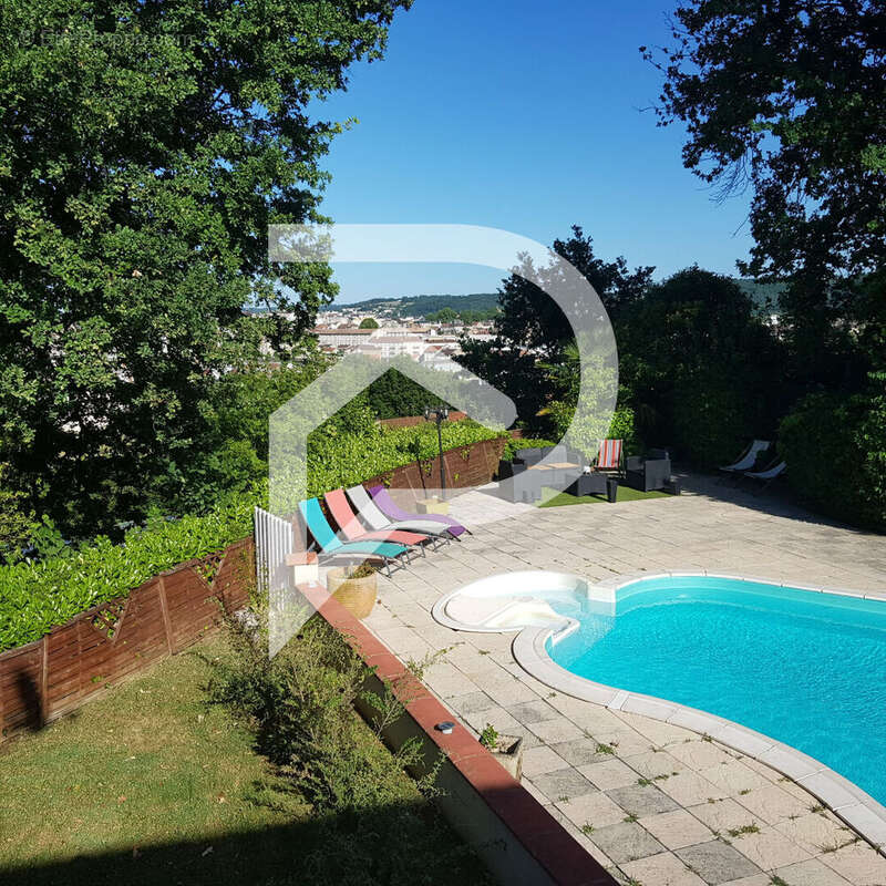 Maison à COULOUNIEIX-CHAMIERS