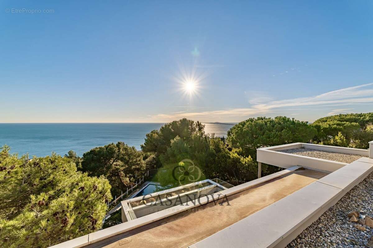 Villa contemporaine vue mer avec piscine et appartement indépendant à Sète Mont Saint-Clair - photo 13