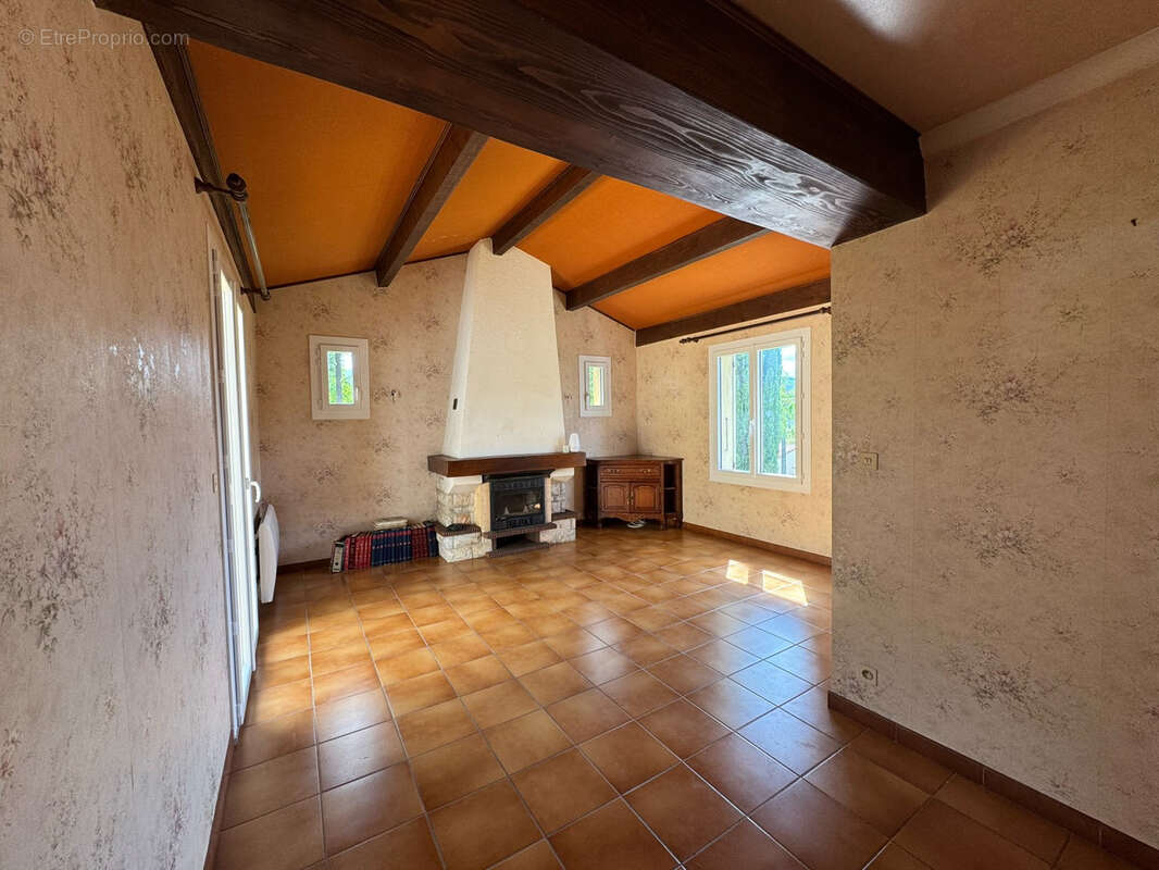 Maison à LAVAL-D'AIX