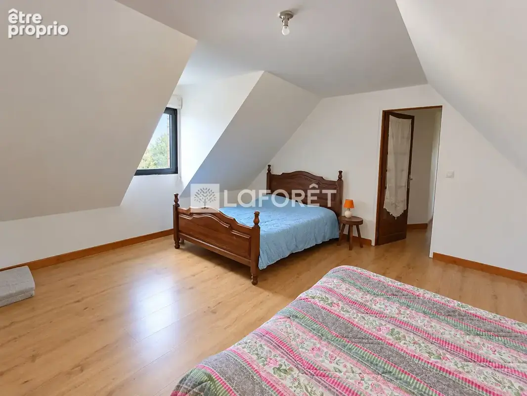 Maison Prat 6 pièce(s) 197 m2 - photo 8
