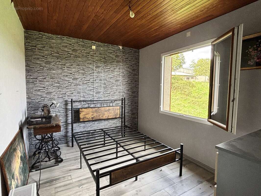 Maison à SAINT-PIERRE-LE-VIEUX