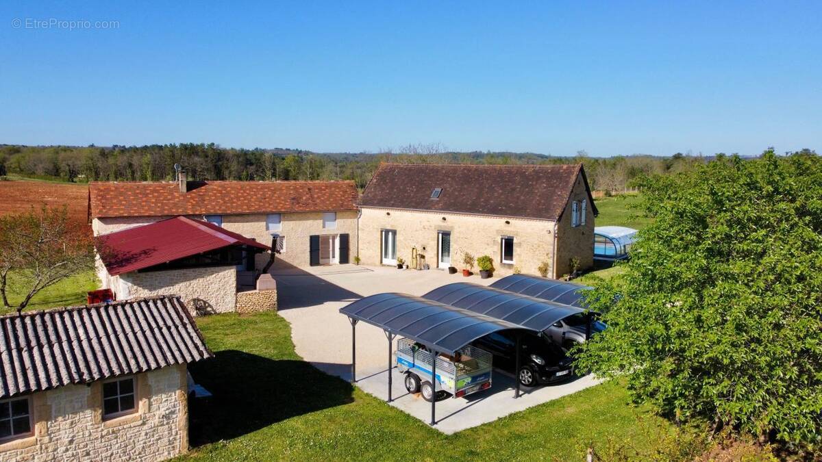 Belle propriété de 5 hectares avec piscine - photo 2