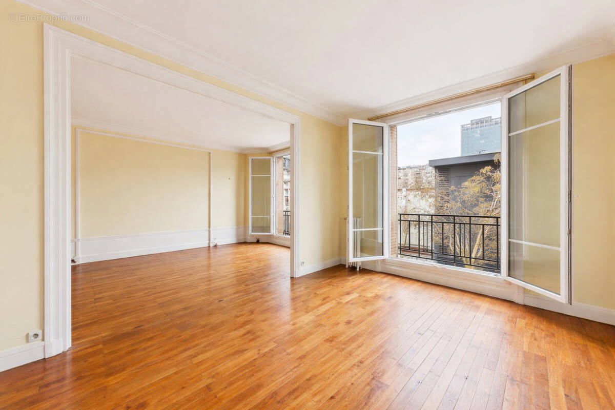 Appartement à PARIS-15E