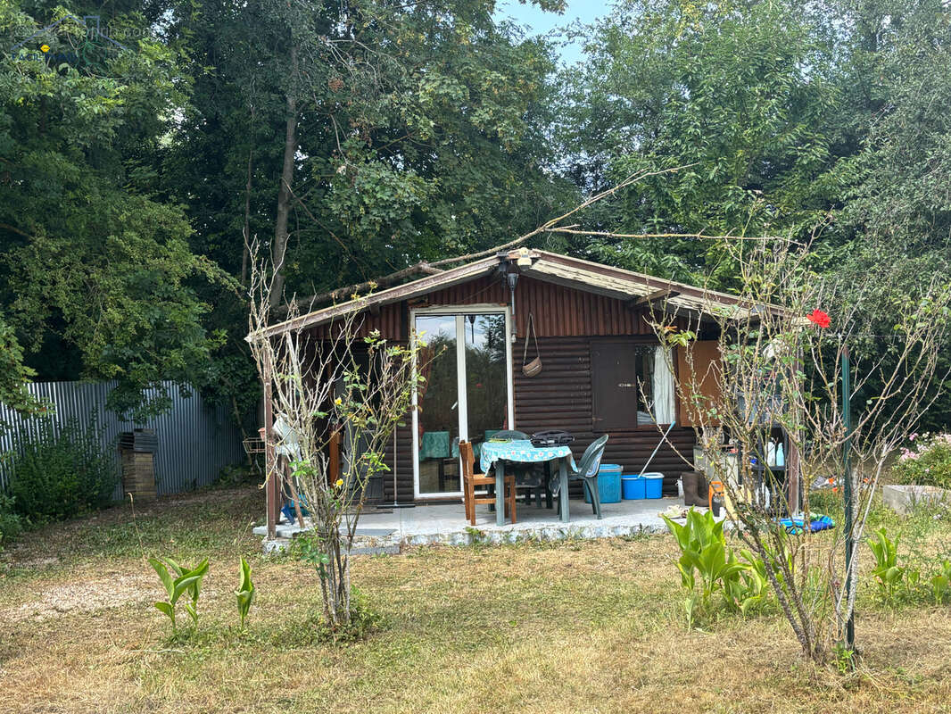 Terrain de loisirs avec chalet - photo 3