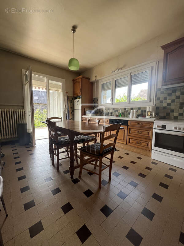 Maison à OBJAT