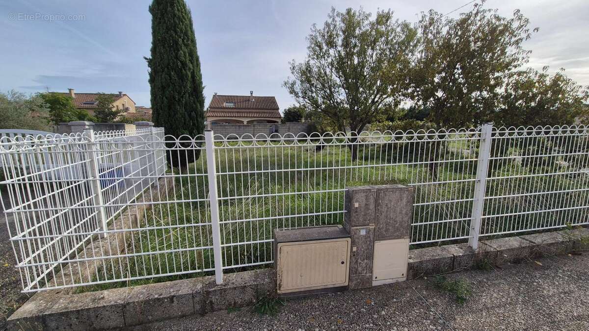 Terrain à PONT-SAINT-ESPRIT