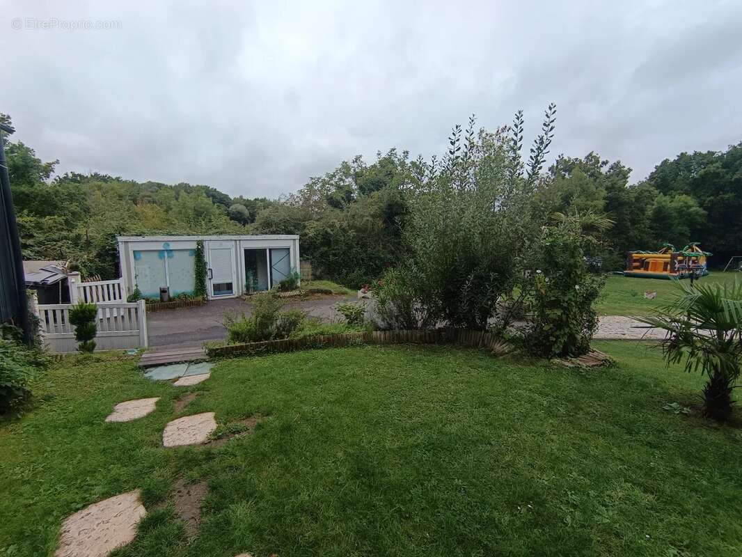 Commerce à BREUILLET