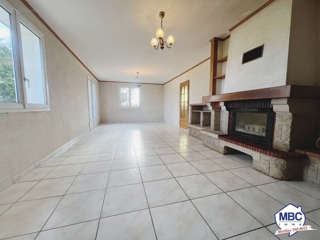 Maison à SAINT-CHRISTOPHE-DU-BOIS