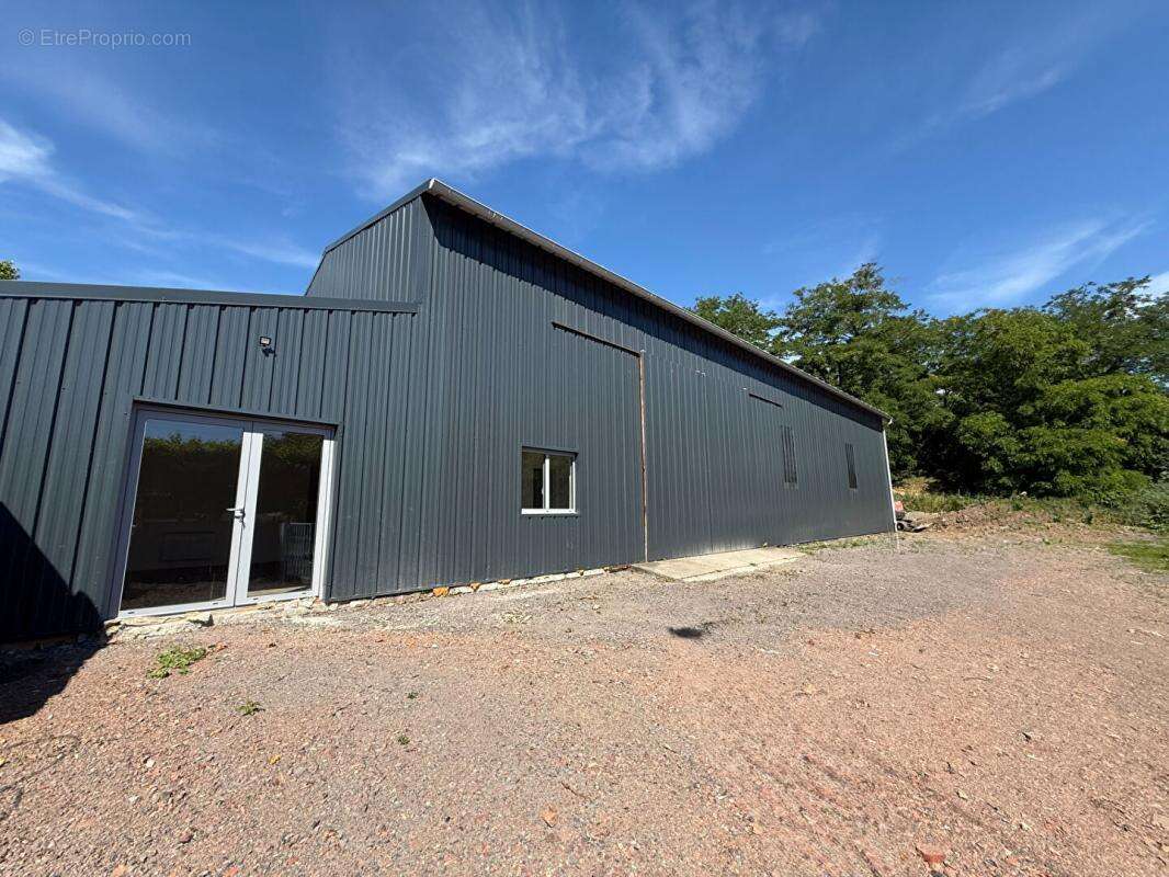 Local d'activité, 327M², bureaux, entrepôt, stationnement - photo 18