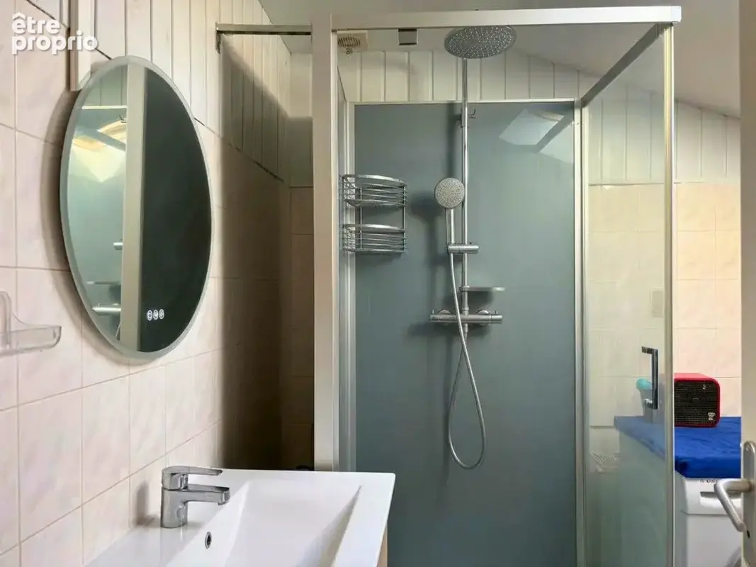 CHARME, VOLUMES ET NATURE À ARS. Maison rénovée avec 4 chambres et nombreuses dépendances - photo 16