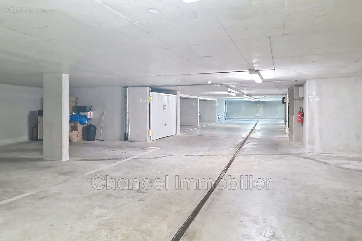 Parking à ANTIBES