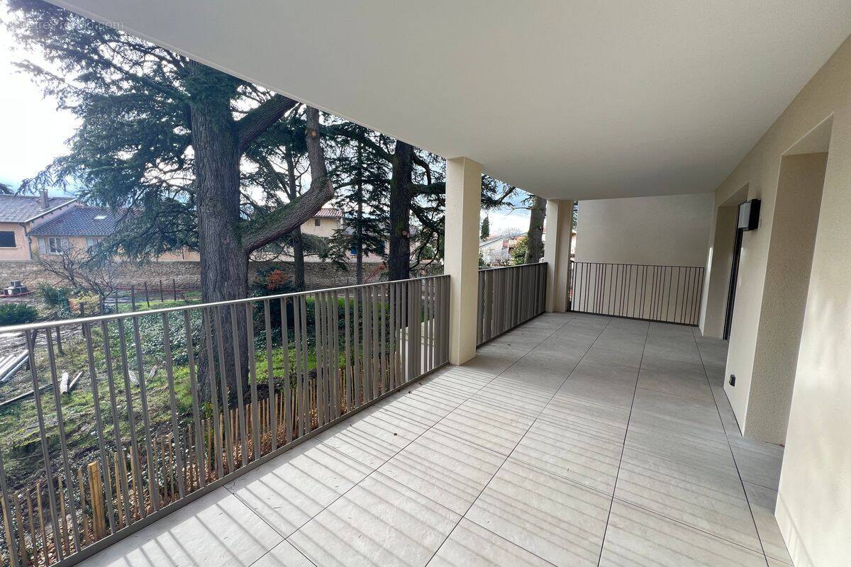 Appartement à MILLERY