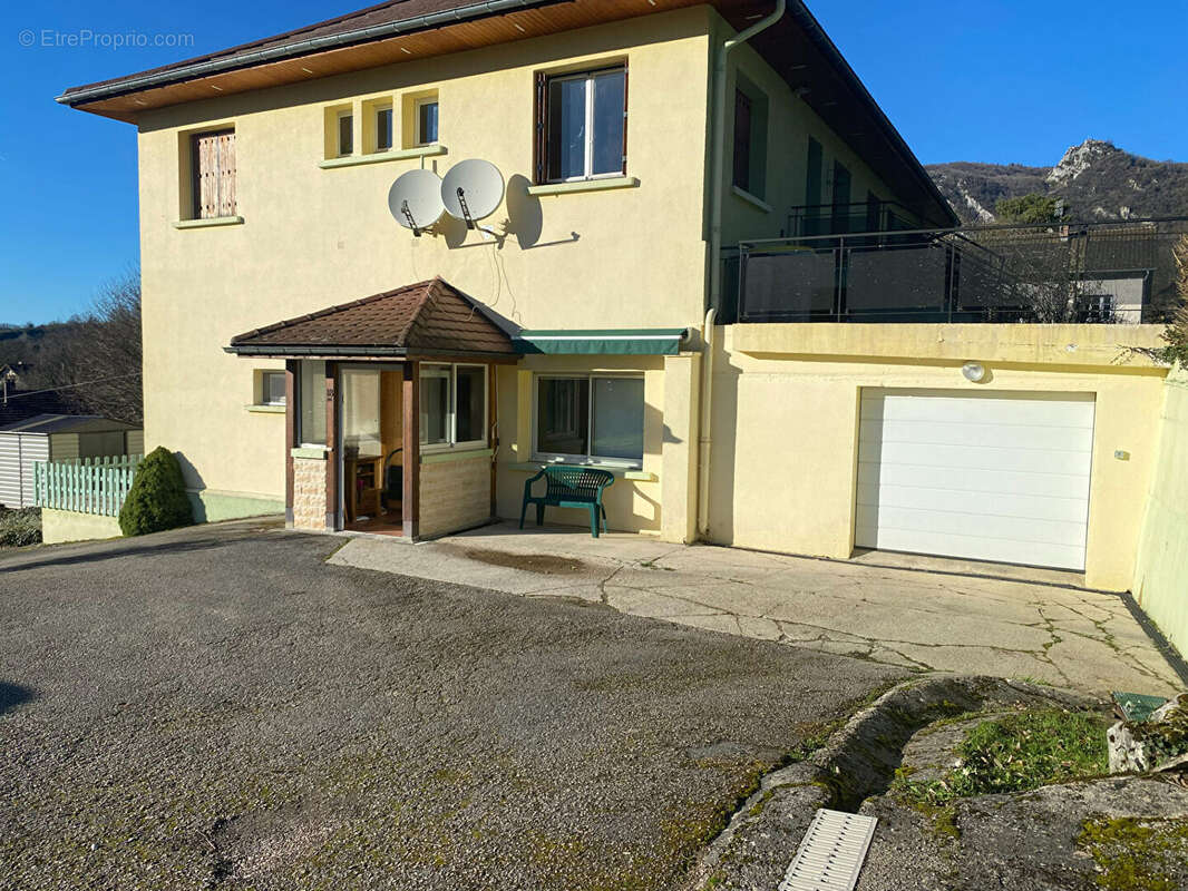 Appartement en rez de chaussée sur les hauteurs de Salins -Les-Bains - photo 12