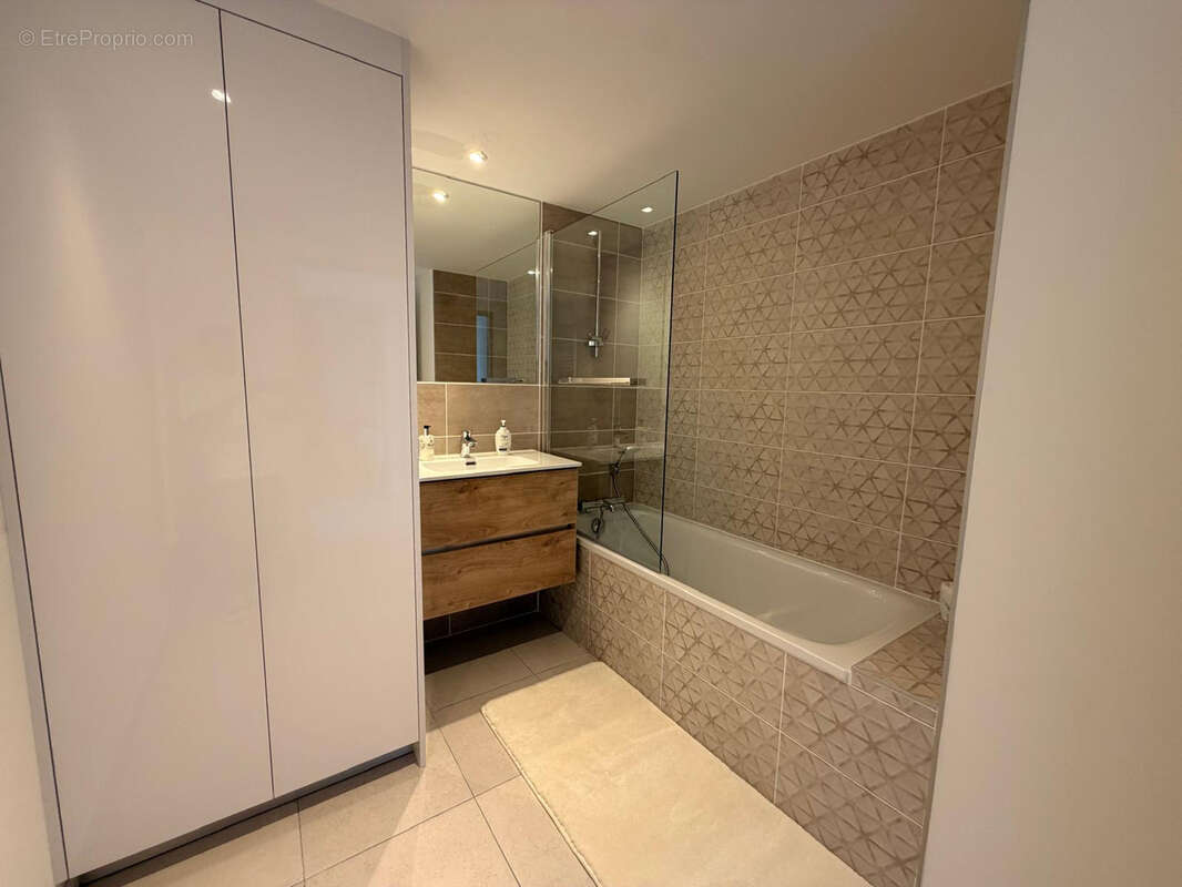 NIMES TOUR MAGNE/ LAMPEZE Appartement de standing T4 de 125 m2 - photo 17