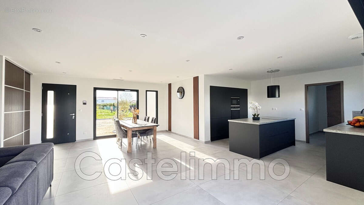 Maison à CASTELSARRASIN