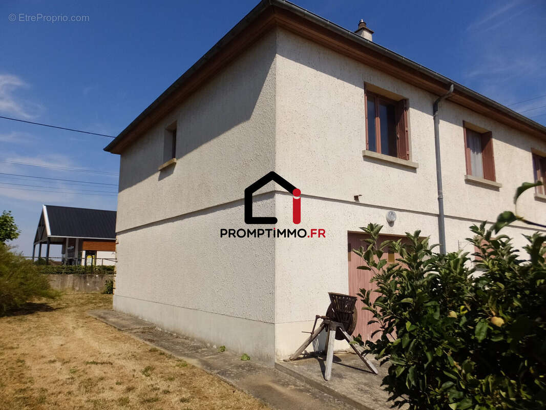 Maison 85 m² à Ainay-Le-Chateau  - photo 3