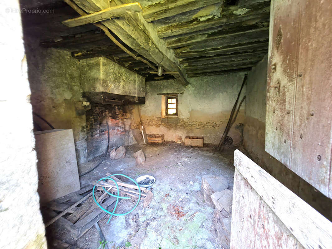 Maison à SAINT-COSME-EN-VAIRAIS