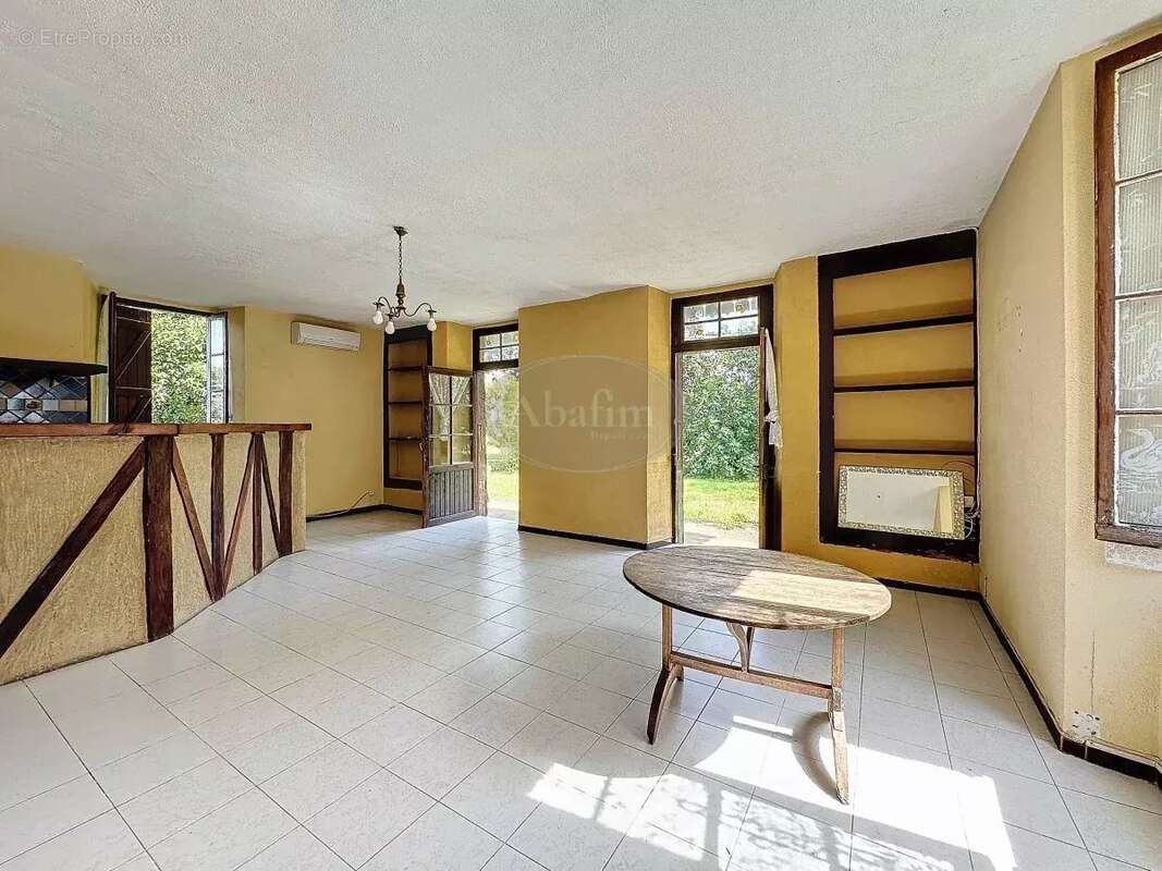 Maison à MONLEON-MAGNOAC