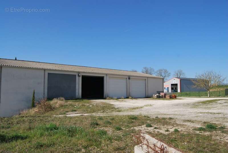 Commerce à FONTCLAIREAU