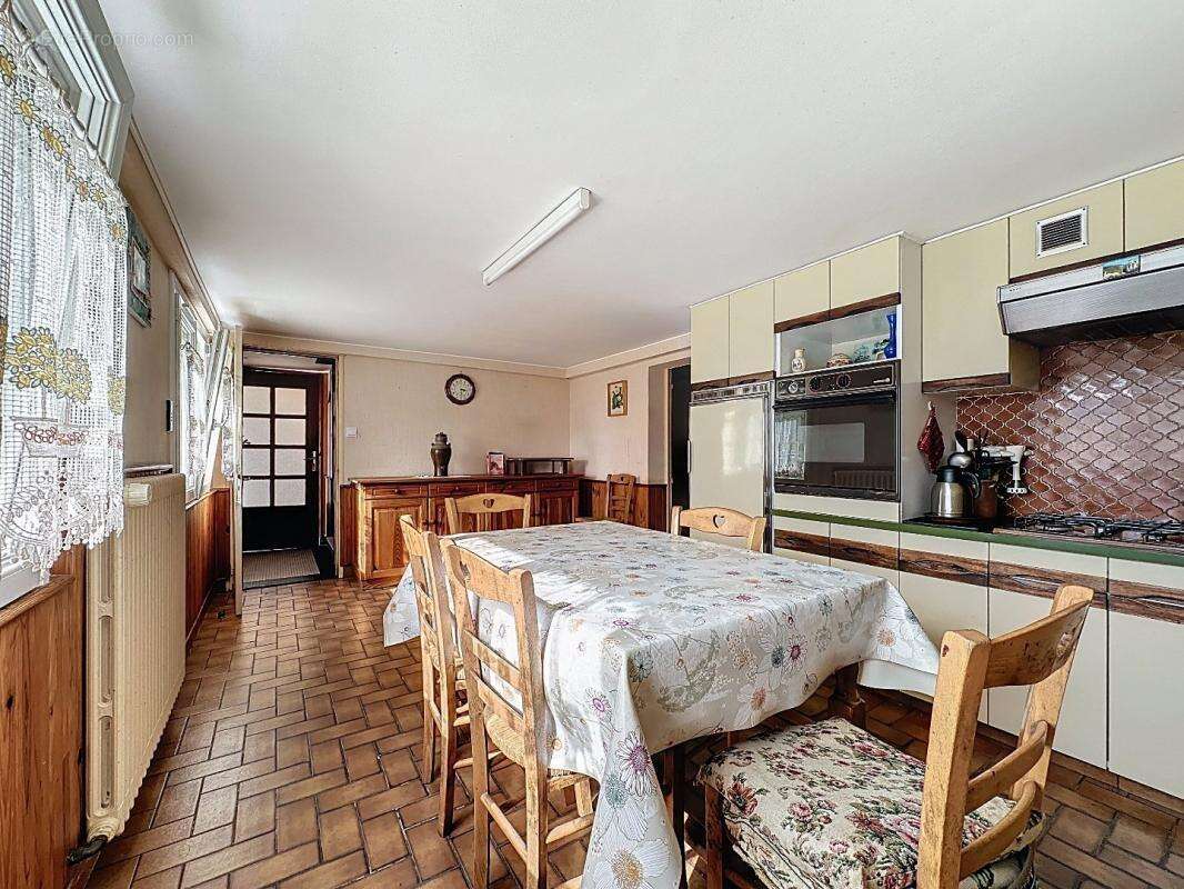 Maison à LA CHAPELLE-LAUNAY