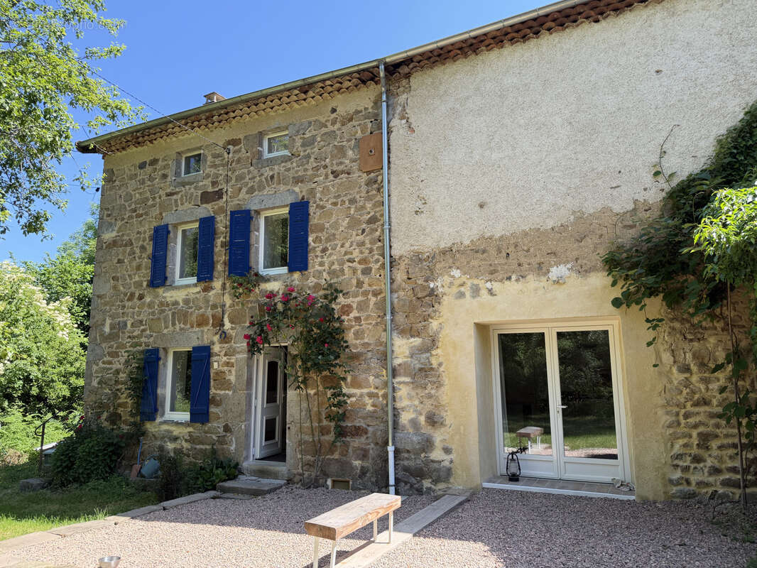 Maison à AUZELLES
