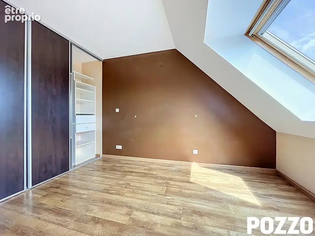 A vendre. conde sur vire. proche bourg et ecoles . maison avec vie de plain pied. - photo 14