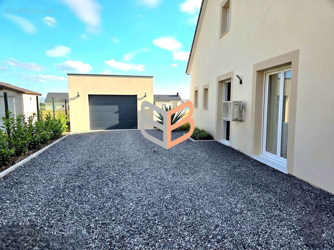 Maison à LANDRES