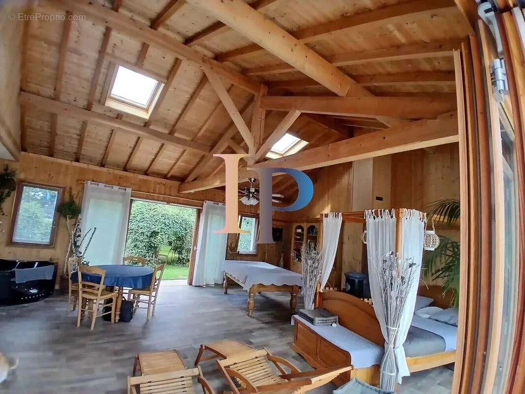 Maison à CHARLIEU