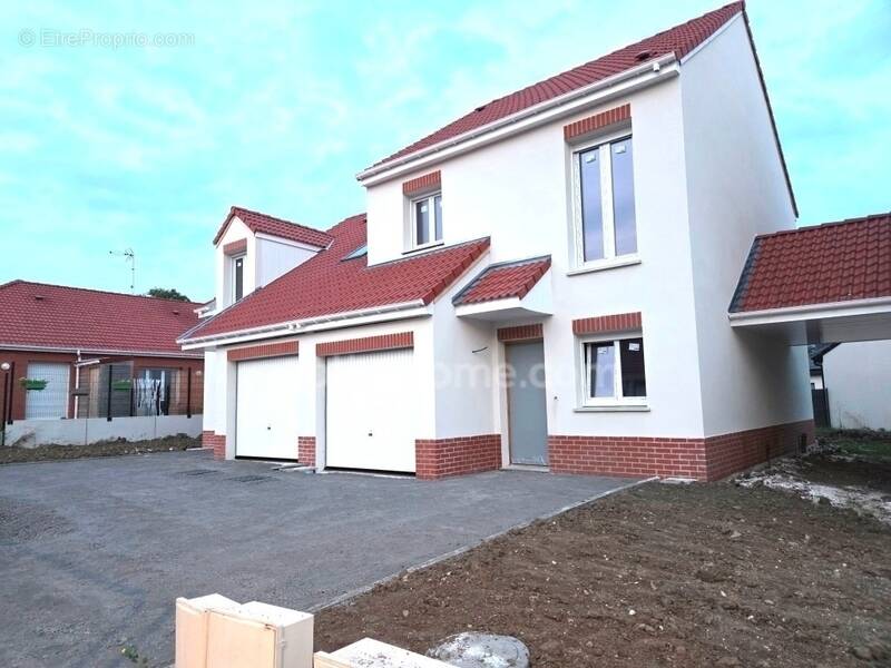 Maison à PETITE-FORET