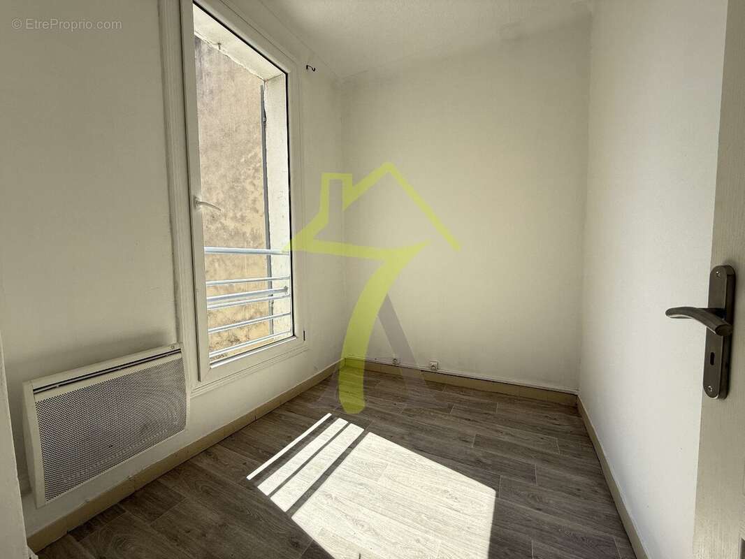 Appartement à MARSEILLE-3E