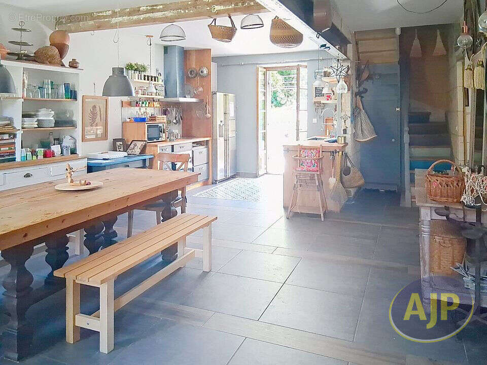 Charmante maison  avec un grand jardin à Saint Christoly Médoc - photo 6