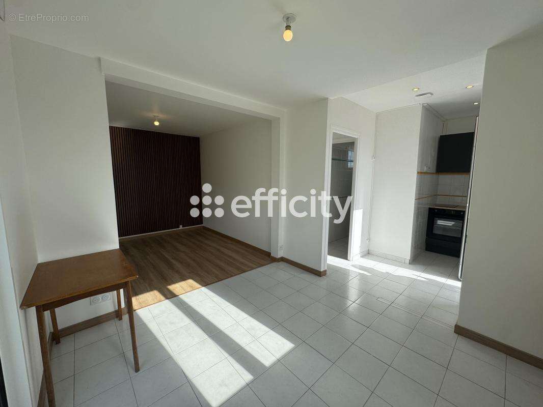 Maison 37 m² à Saint-Come-De-Fresne  - photo 8