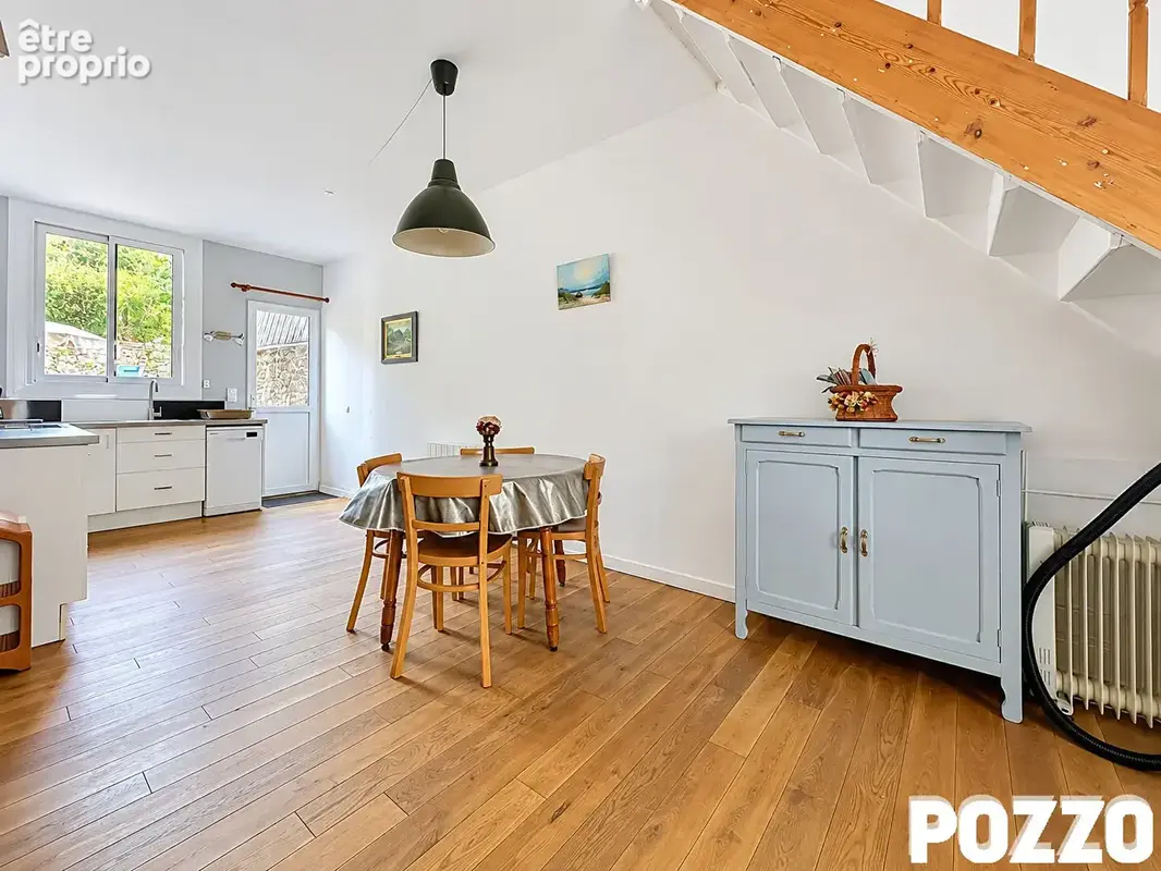 Maison de bourg en pierre entièrement rénovée, 3 chambres, terrasse, jardin, 600 m de la plage. - photo 4
