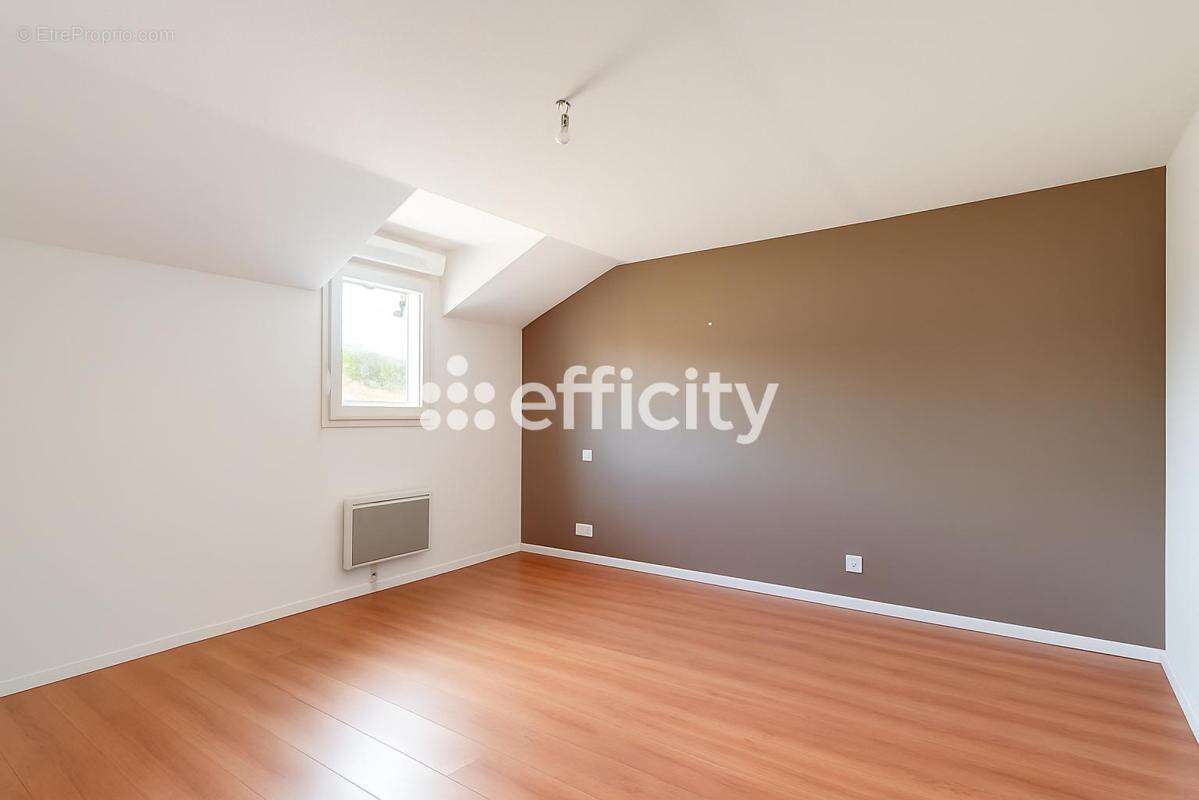 Maison à MIGNALOUX-BEAUVOIR