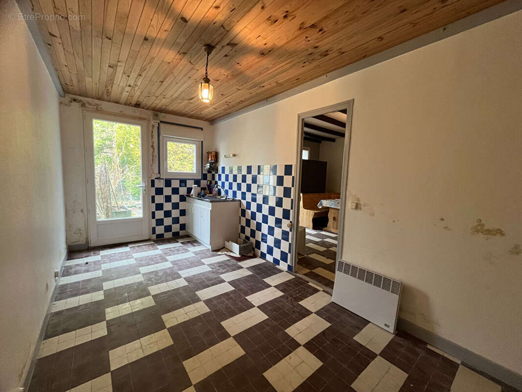 Maison à SAINTE-MONTAINE