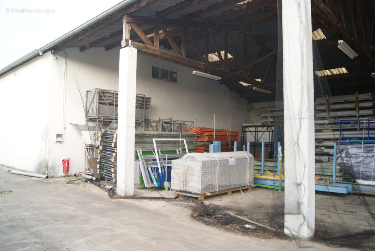 Commerce à SAINT-BONNET-DE-MURE