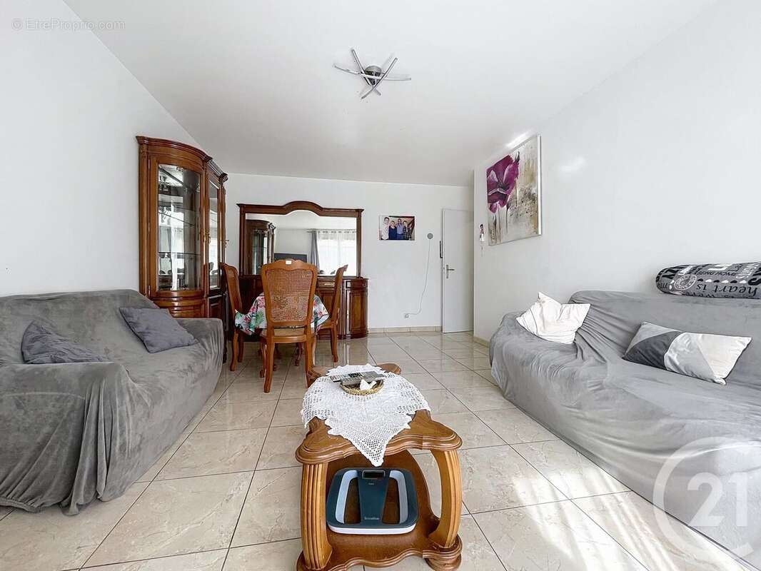 Appartement à MOISSY-CRAMAYEL