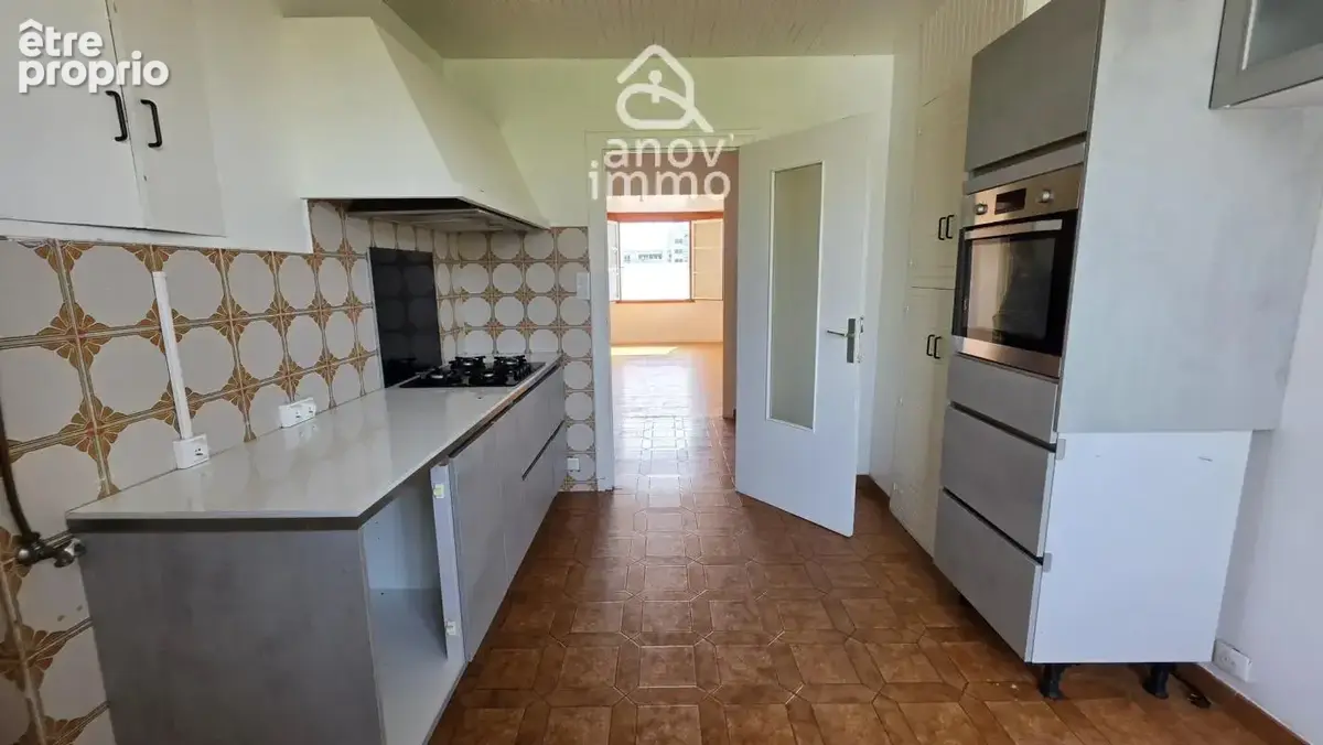 Appartement 80 m2 dernier étage - à rénover - idéal investis - photo 3