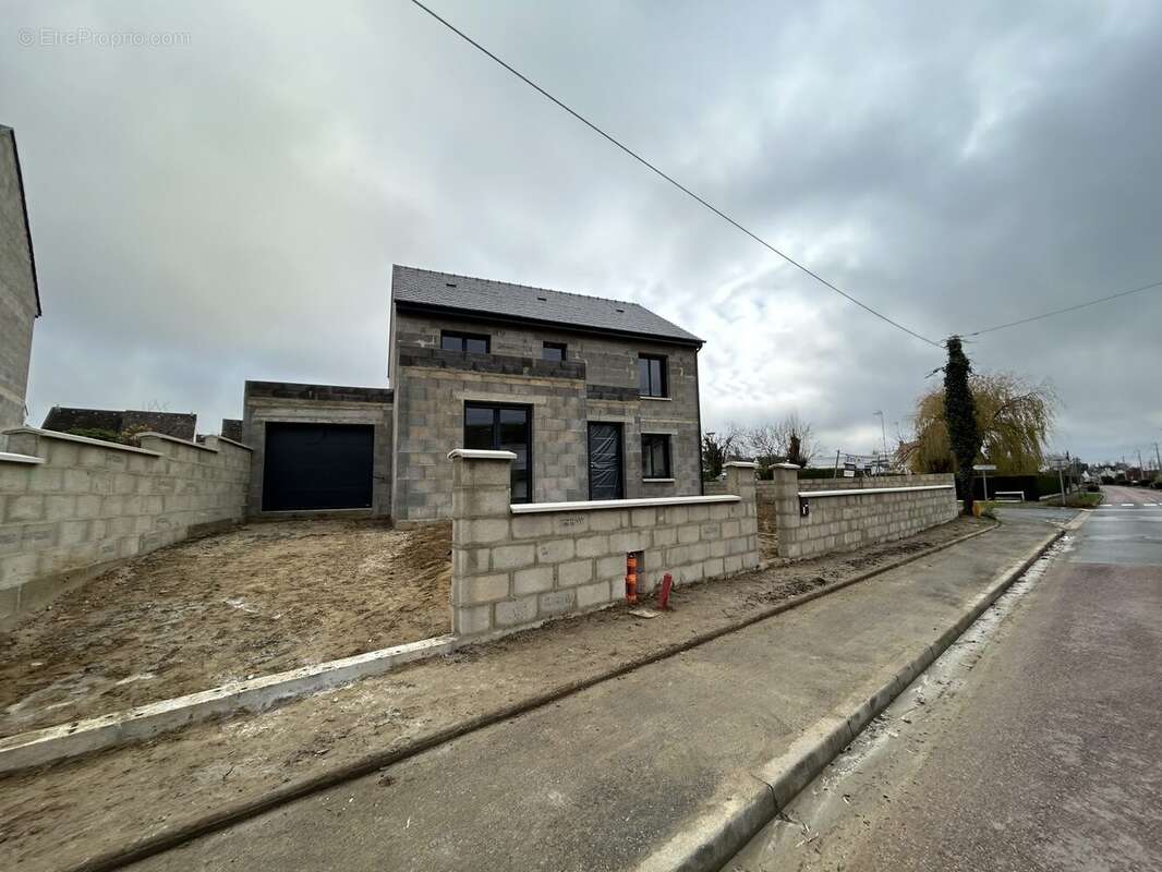 Maison à CHOISY-AU-BAC