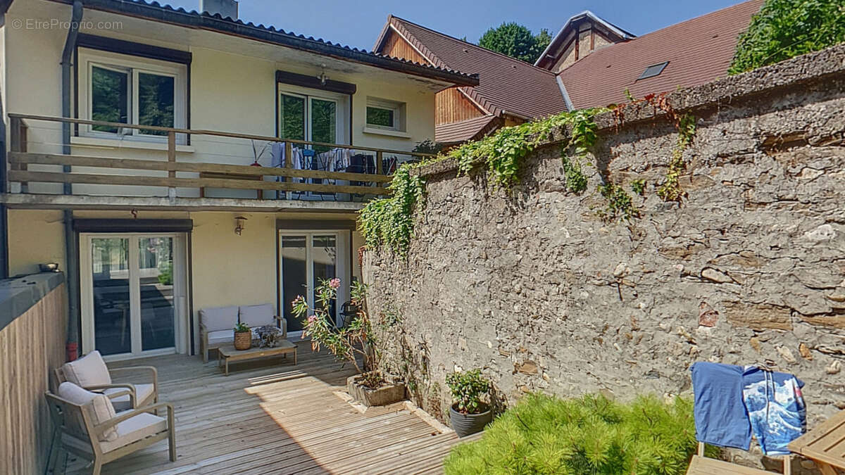 maison de 100m2 et 300m2 de terrain - photo 3