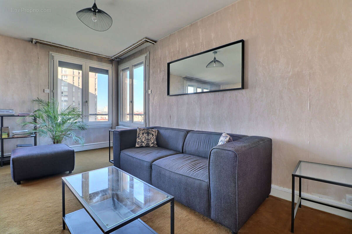 Appartement à AUBERVILLIERS