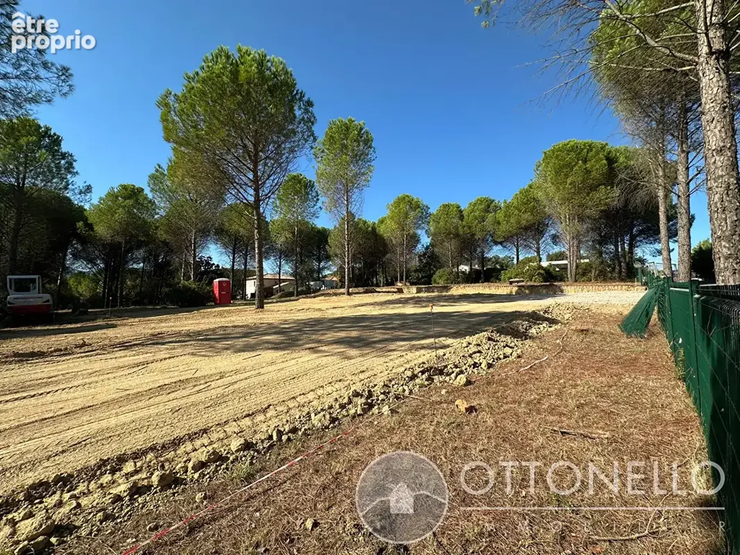 Terrain constructible viabilisé Roquebrune-Sur-Argens 615 m2 - photo 3