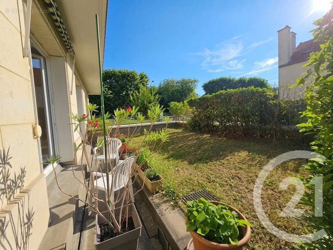 Appartement à SAINT-MAUR-DES-FOSSES